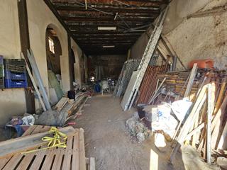 Local commercial à Sant Cebrià de Vallalta. Local con posibilidad de cambio  uso en venta en el centro de sa