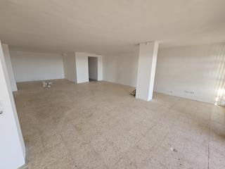 Miete Geschäftsraum  Calle angel guimera. Oportunidad única! local comercial en alquiler en primera línea