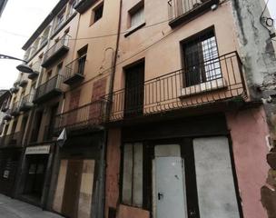 Casa a Olot. Casa para reformar en venta en el centro de olot, girona