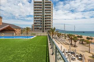 Pis a Port. Piso en  primera línea de mar en venta en el puerto deportivo, b