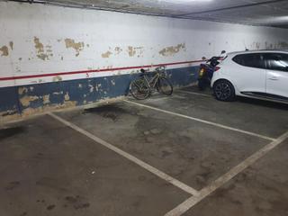 Parking voiture à Barcelona 14