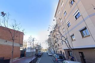 Pis a Can Vidalet. Atención inversores, piso ocupado por persona sin justo título e