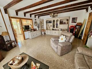 Planta baja en Calella. Planta baja con terraza de 162m2 y garaje privado para 4 coches