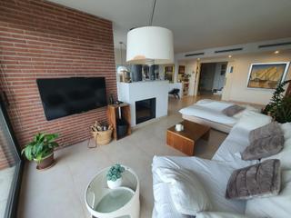 Xalet  Calle francesc castells. Casa totalmente reformada en venta en calella