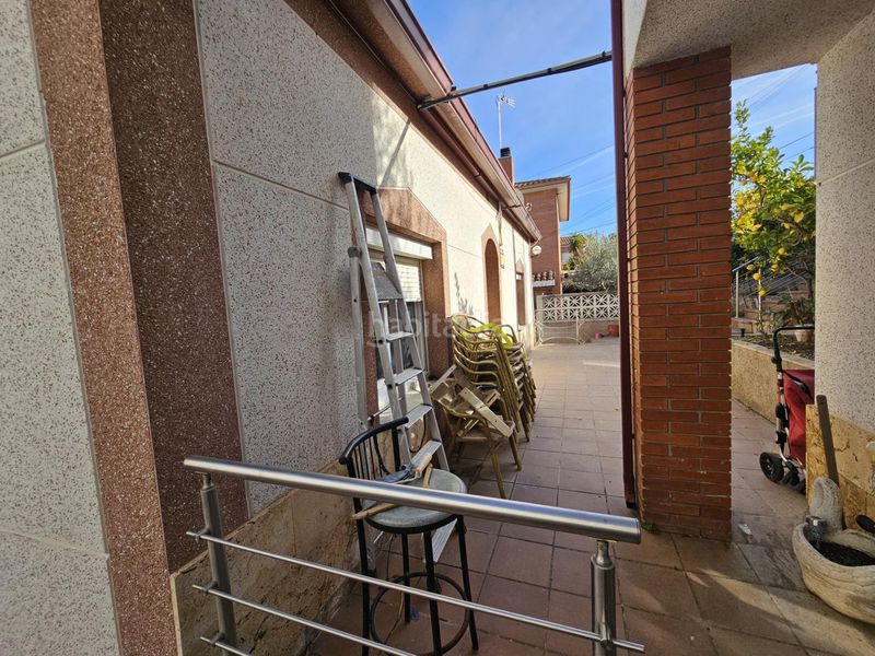 Foto 97b24ede-3656-4259-94a6-3f6471f21f05. Casa amb calefacció aparcament piscina a Els Avets-Can Serrafossà-Ximelis Rubí