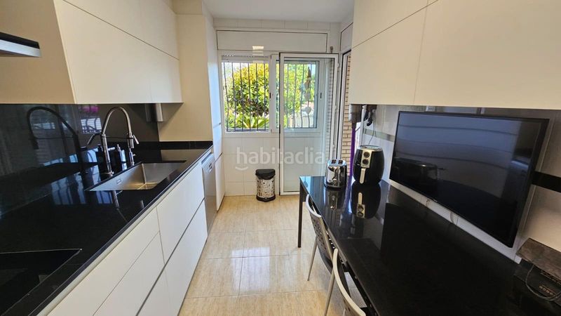 Foto a0228d09-205a-460c-b319-78874bd9d4bb. Casa amb aparcament a Poblenou Pineda de Mar