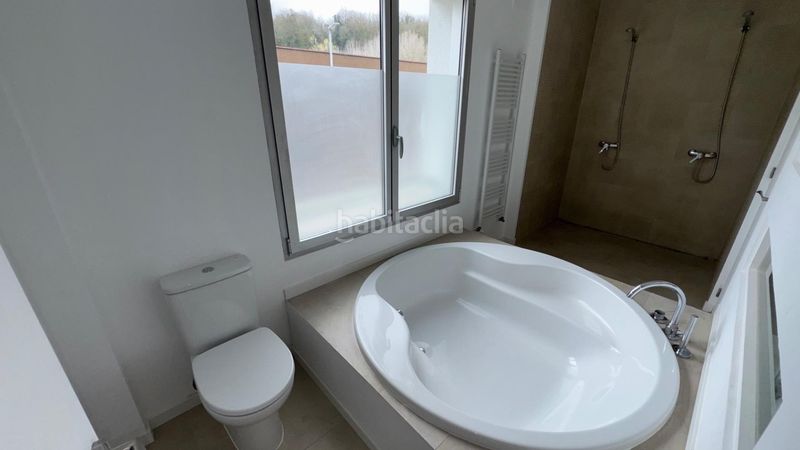 Foto 459b75bb-ed20-488c-be30-a1f370572b69. Casa amb aparcament a Sant Feliu de Pallerols