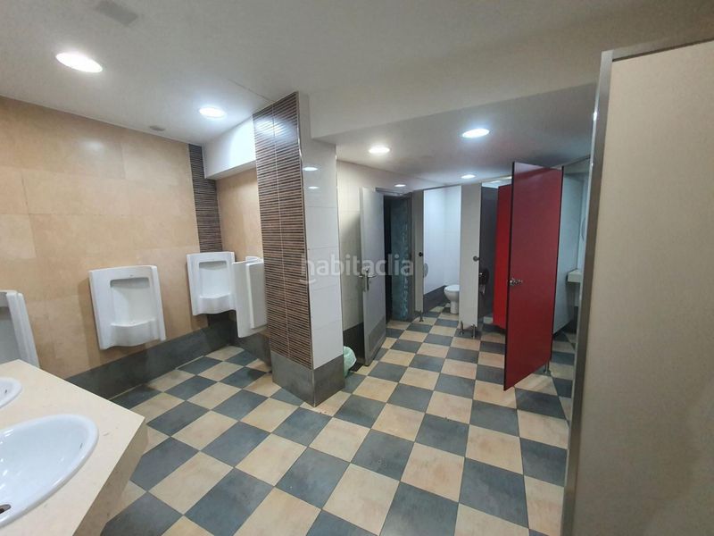 Foto c8f1fcf2-b2d9-403b-ac6e-d9c43cfe1ff2. Local comercial a Calella