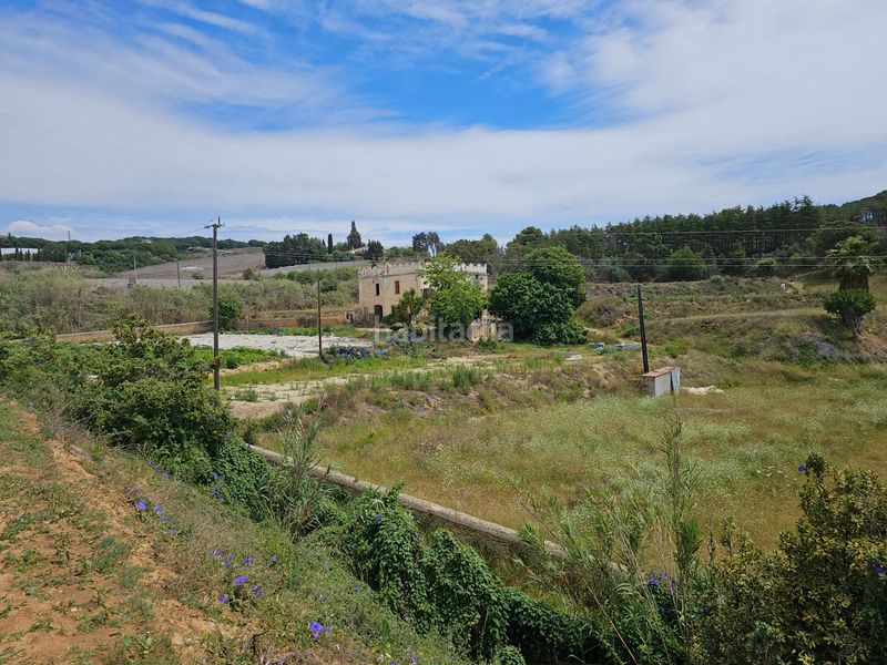 Foto 55c8bc69-f598-4656-b565-996234f63002. Masia amb aparcament a Canet de Mar