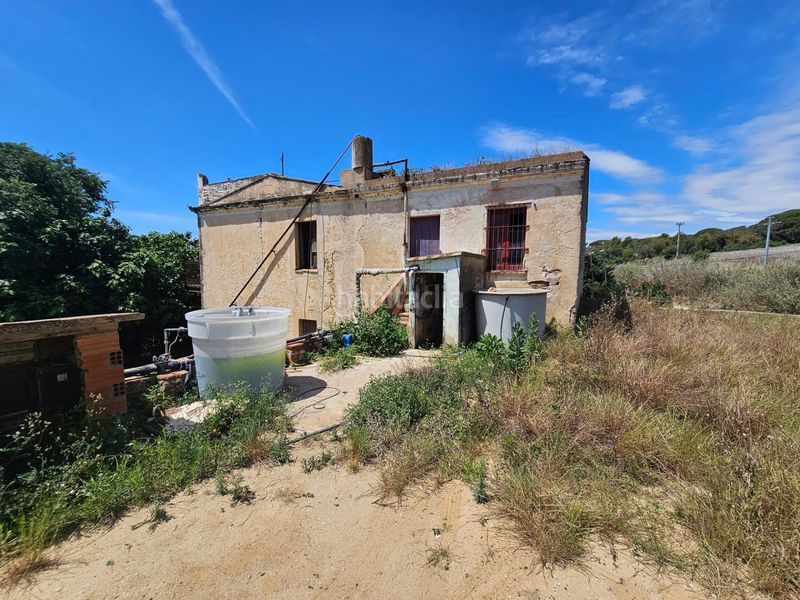 Foto 65327b76-5663-4b3f-b91b-f1c59623a7ee. Masia amb aparcament a Canet de Mar