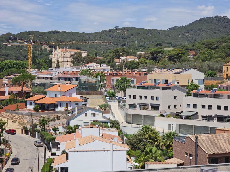Foto fc0b1ed5-483d-4162-ab38-f81dee5f35fa. Masia amb aparcament a Canet de Mar