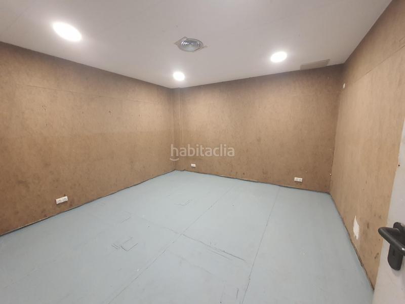 Foto 3bd1926d-5725-44c9-98d5-1ccbec79fff0. Nau industrial a Montigalà Badalona