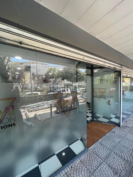 Foto 3e1ce5b8-9fca-483c-b702-8bc297a82269. Nau industrial a Montigalà Badalona