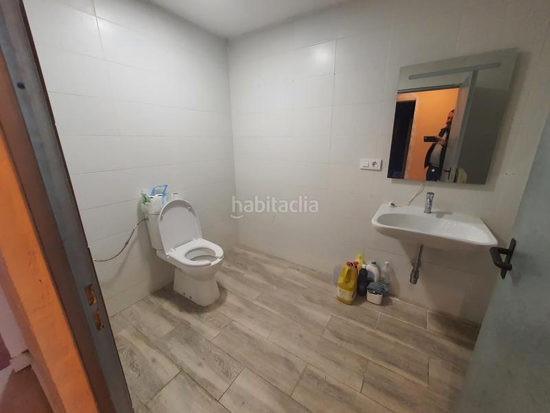 Foto 5d56f280-b7ea-4ec4-8483-b12d38f5c7e4. Nau industrial a Montigalà Badalona