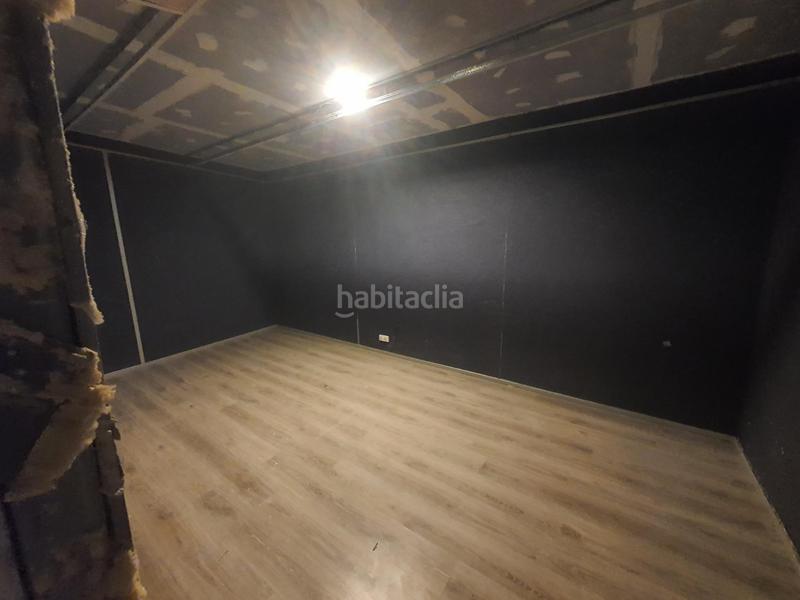 Foto 77809af8-c362-4b13-b7bd-766004c054c1. Nau industrial a Montigalà Badalona