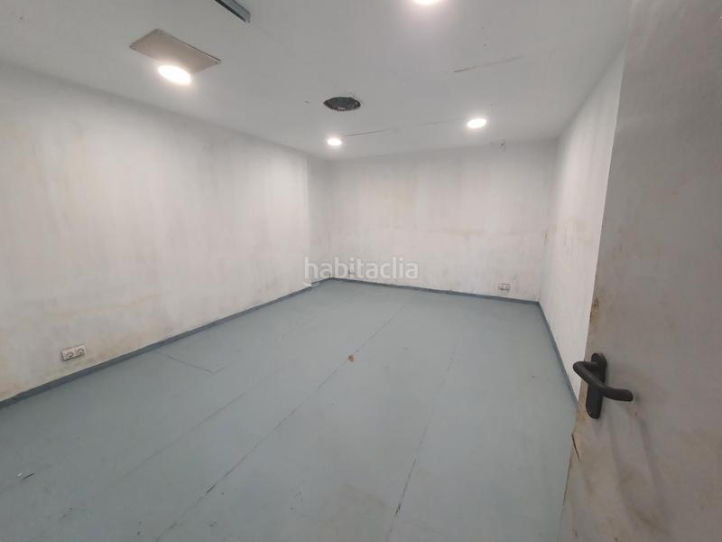 Foto dc3d6925-27fb-4d38-a6e9-cea60776d5e1. Nau industrial a Montigalà Badalona