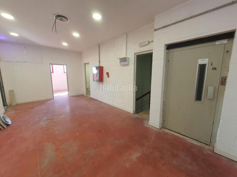 Foto de637fee-9263-4424-bf85-f72cce7204e5. Nau industrial a Montigalà Badalona