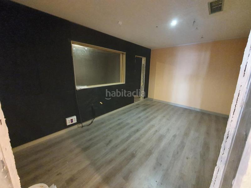 Foto ecf93610-7220-4588-898b-bd98472ea7c2. Nau industrial a Montigalà Badalona