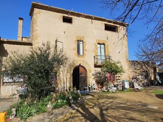Terreno residenziale in Bisbal d´Empordà (La). Terreno urbano  masía catalogada en venta en la bisbal, girona