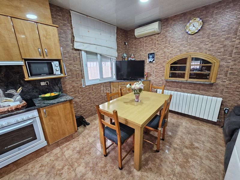 Foto 474f23fd-8a89-4f34-a736-0674f2a424ba. Edificio  con 6 pisos en venta en santa perpetua de mogoda en Santa Perpètua de Mogoda