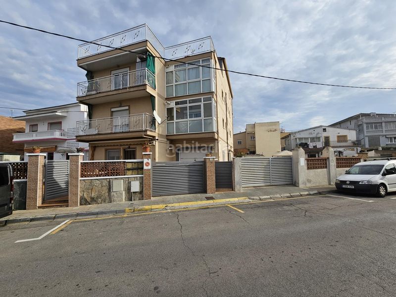 Foto 4adf5a41-3b30-46d9-a752-fcb6881ca402. Edificio  con 6 pisos en venta en santa perpetua de mogoda en Santa Perpètua de Mogoda