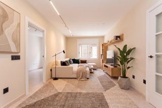 Appartement  Calle verge de montserrat. Piso para reformar con garaje y trastero a la venta en can tiana