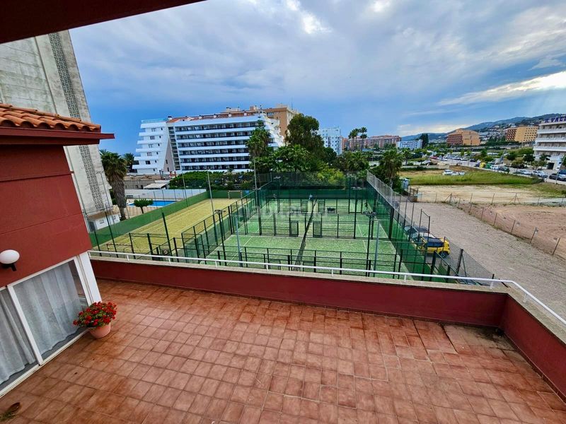 Foto b8ae0f62-0564-45f4-8f73-4e42e01b0a87. Edifici a Malgrat de Mar