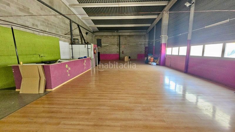 Foto f114cf28-563a-4e71-b353-4d3f19128a60. Fabrikhalle in Montigalà Badalona