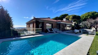Chalet in Alella. Villa de lujo a la venta en el corazón de alella  exclusividad,