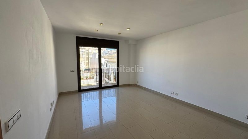 Foto f9367750-adc0-4af3-a626-c2ff4c57a995. Duplex in Calella