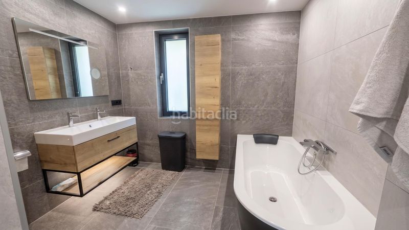 Foto cb2f6c8b-17ad-4a37-8cd1-67090a71bde9. Casa amb calefacció aparcament piscina a Calella