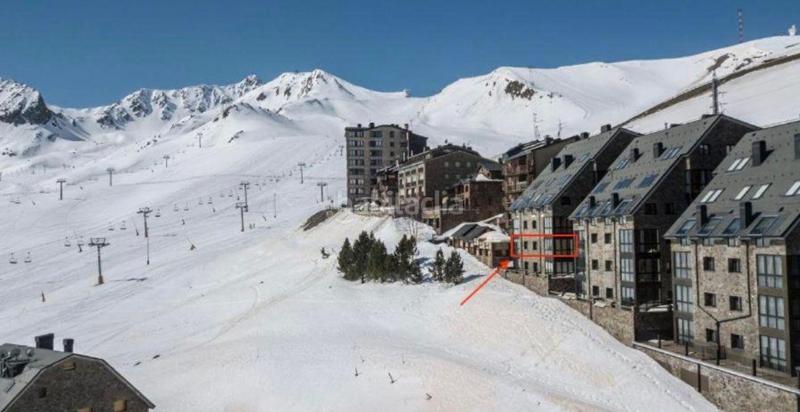 Foto 1e9c8f7e-ee70-43f8-a87f-5f11d82731a7. Apartamento en calle solana 95 apartamento en venta primera linea de pistas en Encamp