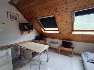 Location Studio  Carrer de la solana. Estudio en alquiler anual en el pas de la casa