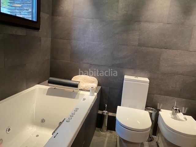 Foto 19c7f5e4-2d90-45ed-8343-d08ef6718fe5. Casa adossada amb calefacció aparcament a La Massana La Massana