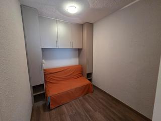 Studio à Carrer solana 91. Precioso apartamento a pie de pistas , reformado