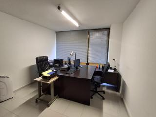 Miete Büro in Carrer de l'aigüeta 19. Es lloga despatx individual