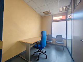 Oficina a Calle de alpajés 52. Local en venta en aranjuez