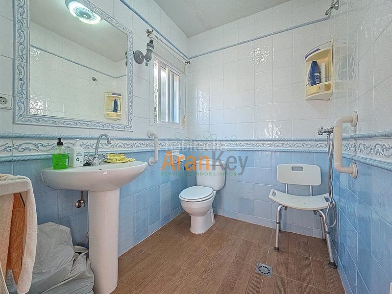 Foto f7bc5f39-cc17-4fb5-8973-8febfac0509c. Maison jumelée avec chauffage parking dans nuevo Aranjuez-ciudad de las artes Aranjuez