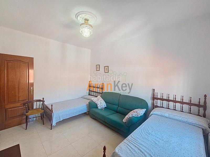 Foto 253bfbe1-05ff-409b-bde6-82f486c2676e. Reihenhaus mit heizung parking in nuevo Aranjuez-ciudad de las artes Aranjuez