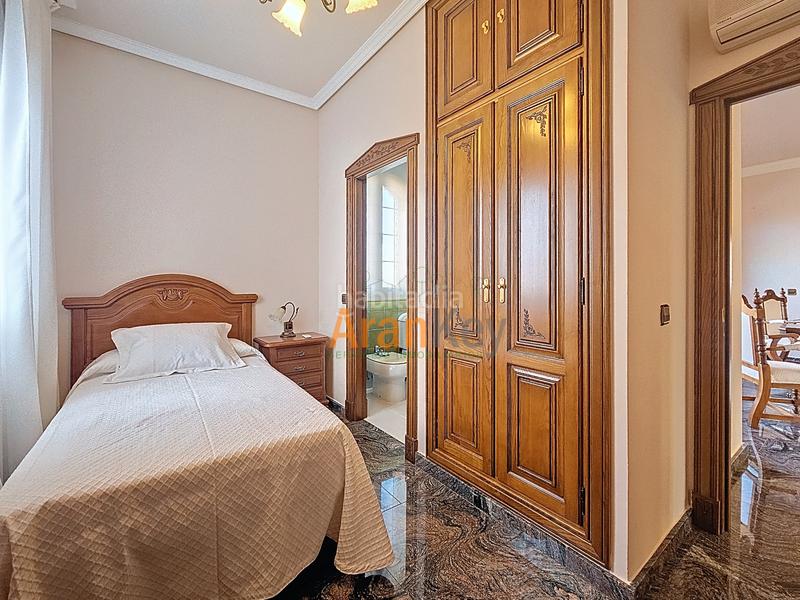 Foto d3624cc4-030a-4686-8c68-1a8995447325. Chalet con riscaldamento parcheggio in nuevo Aranjuez-ciudad de las artes Aranjuez