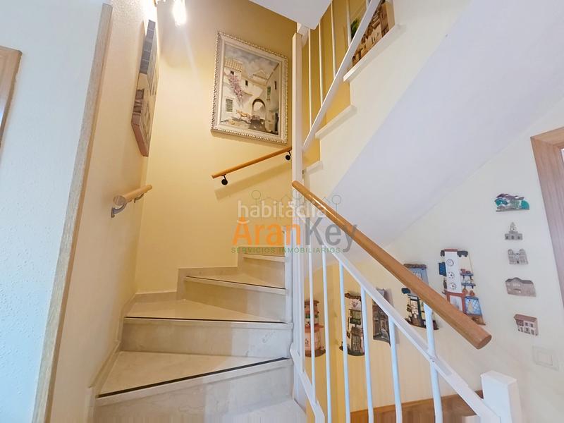 Foto 26ecc6da-bfed-4db7-a3ab-4a7e4d52f6c5. Maison jumelée avec chauffage parking piscine dans Ontígola