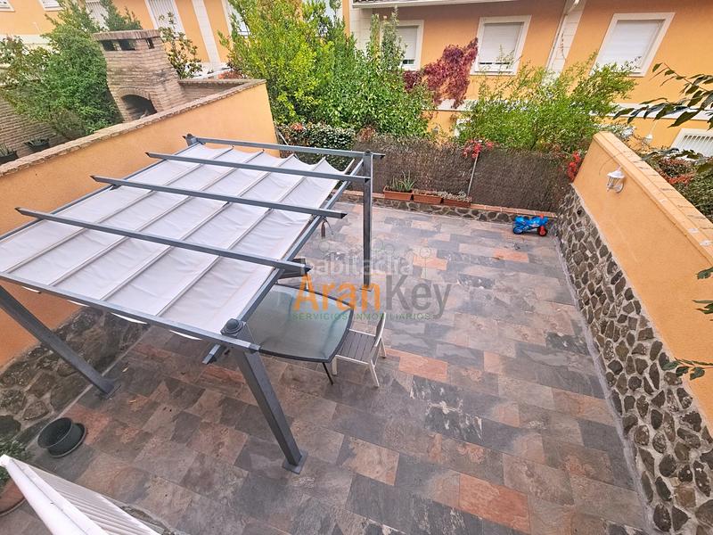 Foto 46feabf0-56ce-46bf-9726-746b1c62ecf0. Maison jumelée avec chauffage parking piscine dans Ontígola