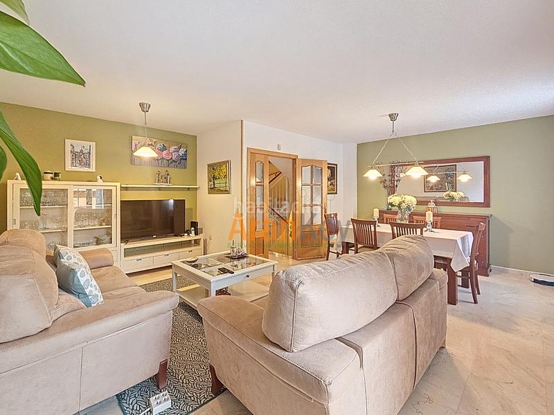 Foto 6a4a62e6-6388-4d1e-a16a-8bc13446faae. Maison jumelée avec chauffage parking piscine dans Ontígola