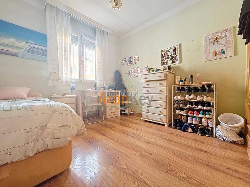 Foto 51a3e828-90e9-43b3-bebe-4963aea36a44. Casa a schiera con riscaldamento parcheggio piscina in Aranjuez