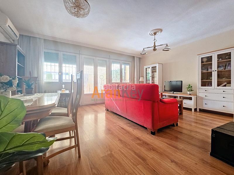 Foto eb6a5921-8bb8-49e0-9fcf-3e6029e246c4. Casa a schiera con riscaldamento parcheggio piscina in Aranjuez