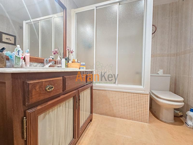 Foto 4e9b007e-d945-46dc-9b21-038f7379ea78. Reihenhaus mit heizung parking pool in Foso-Moreras Aranjuez