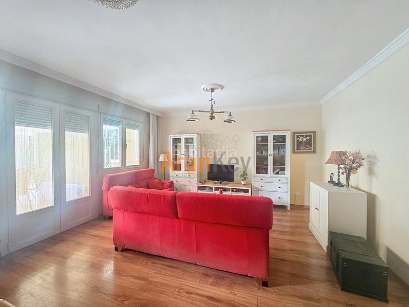 Foto 1c5a54a8-be9a-4898-859c-86d1eddd948a. Semi detached house with heating parking pool in Foso-Moreras Aranjuez