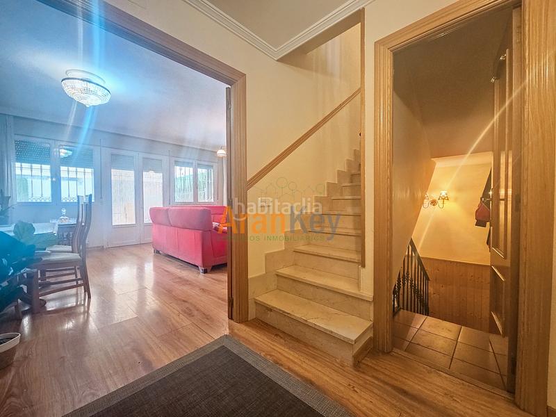 Foto 68159f55-57f8-47d8-8a8b-d5343657dd93. Semi detached house with heating parking pool in Foso-Moreras Aranjuez