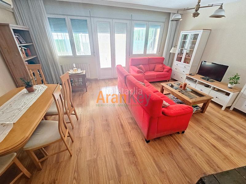 Foto 907a940a-9210-4676-b925-cfd15252cc75. Semi detached house with heating parking pool in Foso-Moreras Aranjuez