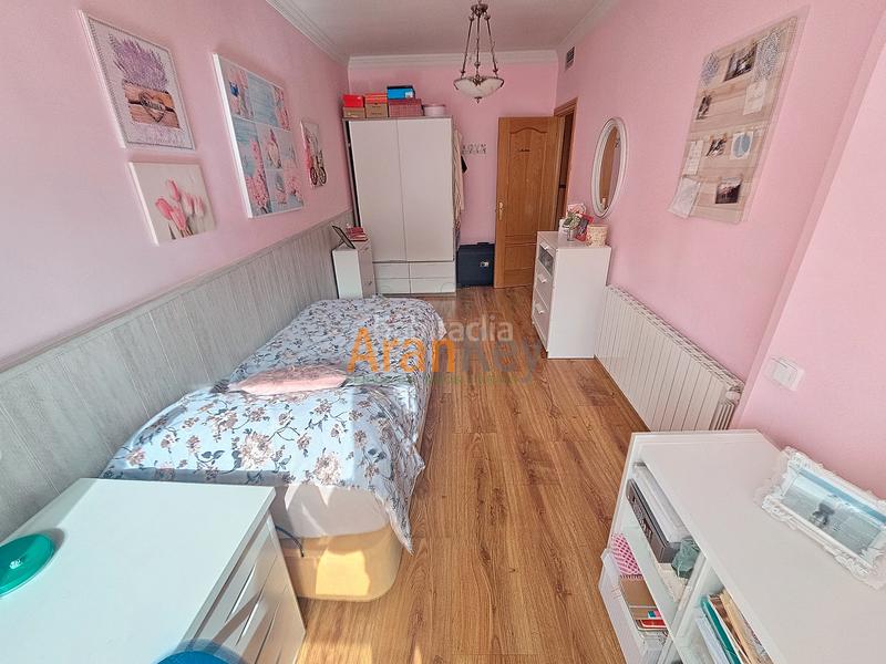 Foto c6c1954f-0e0f-4b38-93ec-4ddfd532f1b5. Semi detached house with heating parking pool in Foso-Moreras Aranjuez